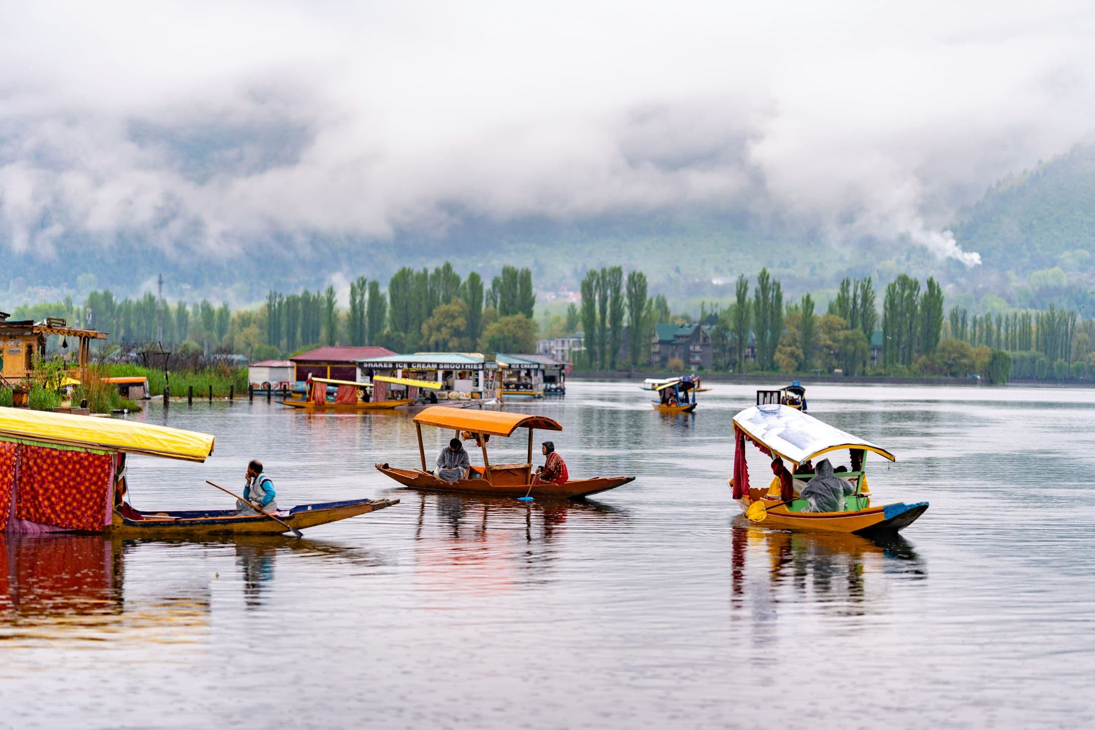 Places to Visit in Kashmir: Top Attractions & Trending Spots in 2026